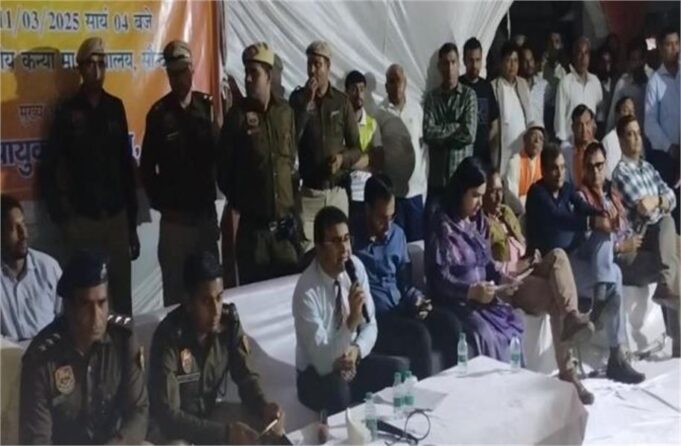 होडल में जिला प्रशासन के रात्रि ठहराव में पथराव, बीच में ही रोकी सुनवाई