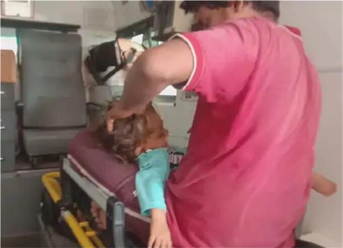 Yamuananagar में रेलवे ट्रैक पर गिरा डेढ़ साल का बच्चा, मां की गोद से रेलवे लाइन पर गिरा… हालत गंभीर