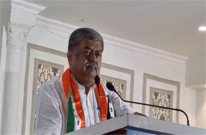 ‘कांग्रेस से कोई नहीं जाएगा, बीजेपी से कई आएंगे’, बड़ौली के बयान पर बीके हरिप्रसाद का पलटवार