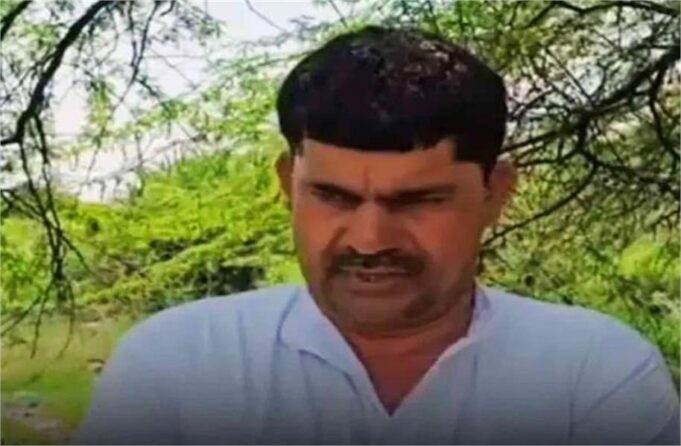 सुबह खेत जाने की बात कहकर घर से निकला सरपंच, फिर हुआ कुछ ऐसा सड़क पर लगा तड़पने …राहगीरों रह गए दंग