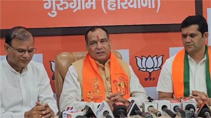 कांग्रेस देश के बारे में नहीं बल्कि अपने परिवार के बारे में सोचती है- मोहन लाल बडोली