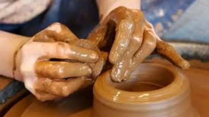 कुम्हार जाति के परिवारों को दिए जाएंगे इंटाइटल प्रमाण पत्र, पंचायती भूमि से ले सकें मिट्टी, न छोड़ें माटी की कारीगरी