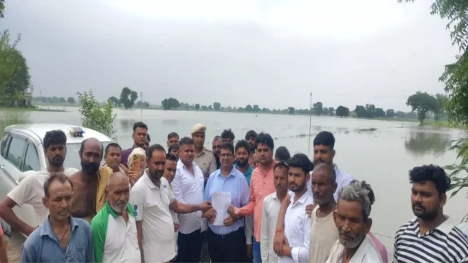 पलवल में भारी बारिश से 500 एकड़ से अधिक फसल जलमग्न, मुआवजे की मांग पर अड़े किसान