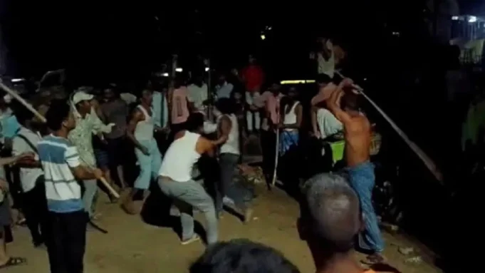 आधी रात को गर्लफ्रेंड से मिलने पहुंचा, देखते ही मचा शोर- आ गया ड्रोन चोर… पीट-पीटकर किया ऐसा हाल