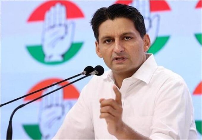 नियमित वेतन दिया जा रहा तो एन.एच.एम. कर्मचारी प्रदर्शन क्यों कर रहे : दीपेंद्र हुड्डा