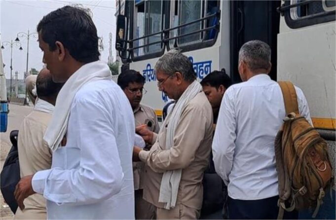 स्वतंत्रता दिवस पर फ्लाइंग ने रोडवेज बस में मारा छापा, वसूला मोटा जुर्माना