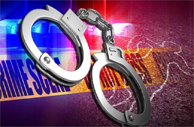 बड़ी वारदात करने की फिराक में थे बदमाश, 5 अवैध पिस्तौल व 11 जिंदा कारतूस बरामद… साथी फरार