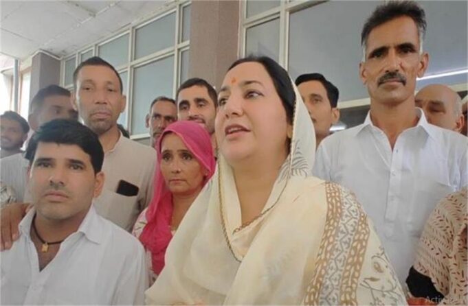 ‘लघु सचिवालय में सारा सामान शिफ्ट कर लेंगे…’, सुनैना चौटाला ने प्रशासन को दिया अल्टीमेटम