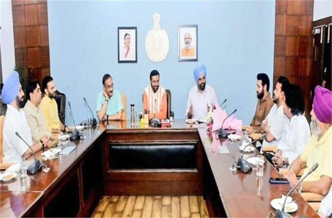 हरियाणा के सीएम से मिले पंजाबी कलाकर, फिल्में बनाने का दिया न्योता, शूटिंग पर सब्सिडी देगी सरकार