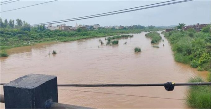 Haryana में बह रही इस नदी का जल्सतर पहुंचा खतरे के निशान से ऊपर , हो न जाएं कोई बड़ा नुक्सान