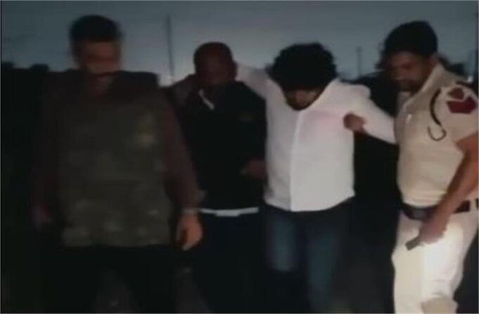 फरीदाबाद में पुलिस और बदमाश के बीच मुठभेड़, पैर में गोली लगने के बाद काबू