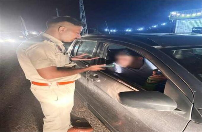 रेवाड़ी पुलिस का ड्रंक एंड ड्राइव पर शिकंजा, 32 वाहन चालकों के चालान