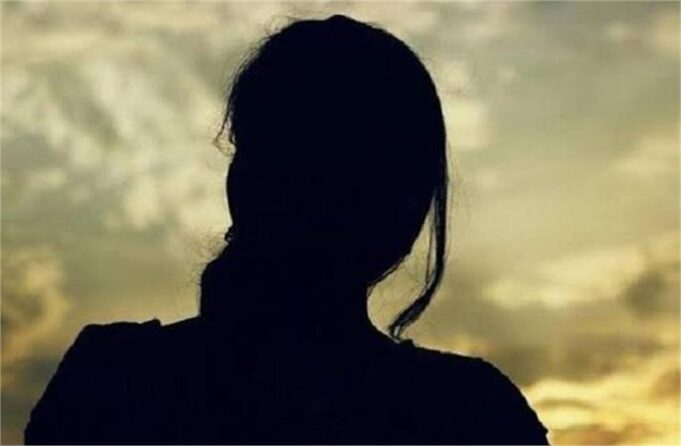 पति से फोन पर बात करने के बाद महिला ने उठाया खौफनाक कदम, आखिर क्या रही वजह…