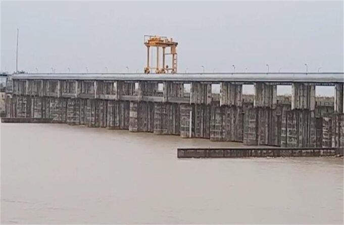 सावधान! यमुना का जलस्तर बढ़ा, हथिनीकुंड बैराज पर 73000 क्यूसेक पानी दर्ज