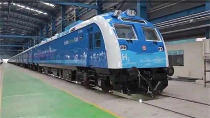 जल्दी ही पटरी पर दौड़ेगी हाइड्रोजन ट्रेन, यात्रियों को मिलेंगी खास सुविधाएं
