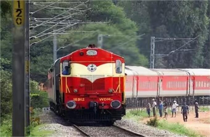 भारी बारिश के कारण हरियाणा की 8 ट्रेनें रद्द, कई आंशिक रूप से प्रभावित