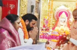 नवरात्रि की शुरुआत पर CM सैनी पत्नी के साथ माता मनसा देवी मंदिर में शीश नवाए