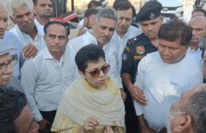 “अधिकारी कहते हैं जल निकासी के पूरे प्रबंध हैं, लेकिन नहीं दिख रही कोई व्यवस्था”, फतेहाबाद पहुंची सांसद सैलजा का हरियाणा सरकार पर वार