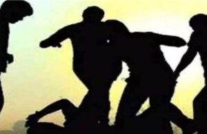 स्कूटी सवार युवकों ने मैनेजर पर हमला कर दोनों हाथ तोड़े