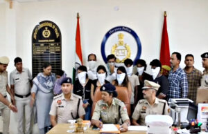 सोनीपत हनी ट्रैप मामला: 4 महिलाओं समेत 9 गिरफ्तार, दिल्ली निवासी शिवानी है गिरोह की सरगना