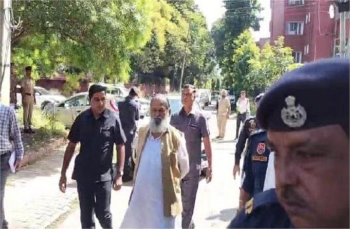 मंत्री अनिल विज पहुंचे अमनीत पी कुमार के घर, शोक संतप्त परिवार से की मुलाकात