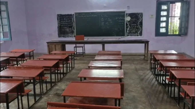 जबलपुर के स्कूल में अनोखा फरमान: शुक्रवार को छुट्टी, रविवार को पढ़ाई — 117 साल में पहली बार मचा हंगामा