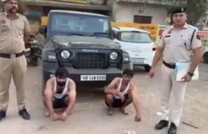 गुरुग्राम में थार से पेशाब करने वाला युवक चड्ढी-बनियान में गिरफ्तार, पुलिस के सामने हुआ शर्मसार