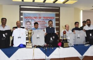 पंचकूला में गली क्रिकेट टूर्नामेंट का आगाज, 104 टीमों के बीच होंगे रोमांचक मुकाबले, स्पीकर ने की ट्रॉफी का अनावरण