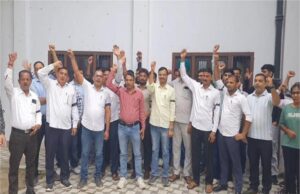 पराली जलाने से रोकने नहीं जाएंगे अब अधिकारी-कर्मचारी — किसानों के हमले के बाद प्रशासन का बड़ा फैसला