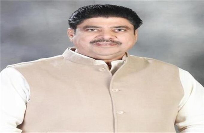 हुड्डा पर अजय चौटाला का हमला, बोले—कांग्रेस अब भी एक्सपायरी दवा पर कर रही भरोसा