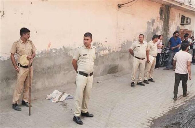 कुत्तों ने नवजात पर किया हमला, नोच-नोच कर किया घायल; दृश्य देख दहशत में आए लोग