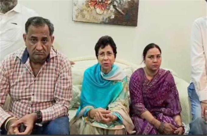 कांग्रेस गुटबाजी पर कुमारी शैलजा का बयान: बोलीं—“समय आने पर सब ठीक हो जाएगा”, IPS सुसाइड केस पर भी दी प्रतिक्रिया