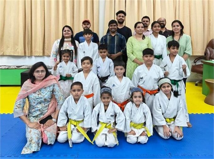 बेल्ट टेस्ट में कराटे किड्स का जलवा, धूमधाम से हुआ परीक्षण कार्यक्रम का आयोजन