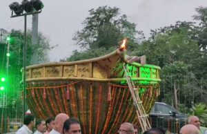 दिवाली पर फरीदाबाद में रचा गया विश्व रिकॉर्ड, कैबिनेट मंत्री ने प्रज्जवलित किया सबसे बड़ा दीपक