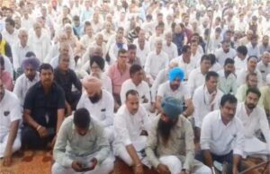 चंडीगढ़ महापंचायत में हंगामा, सरकार को दिया 48 घंटे का अल्टीमेटम