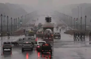 ठंड बढ़ी और हवा हुई खराब, जानिए दिल्ली-NCR में आज का मौसम और प्रदूषण का हाल