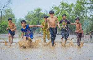 हरियाणा में मूसलाधार बारिश और तूफान का अलर्ट, 8 जिलों में चेतावनी, किसानों के लिए विशेष एडवाइजरी