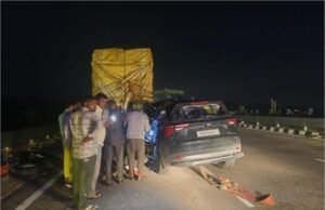 रोहतक में दर्दनाक सड़क हादसा: जयपुर से डेड बॉडी लेकर लौट रहे परिजनों की कार ट्रक से टकराई, 3 की मौके पर मौत