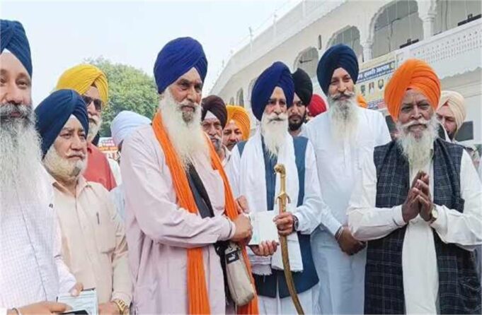 गुरुपर्व के लिए सिख जत्था रवाना, 92 श्रद्धालुओं को मिली पाकिस्तान यात्रा की अनुमति