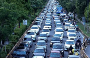 दिल्ली-नोएडा रूट पर ड्राइवर्स के लिए मुश्किल, DND पर मरम्मत शुरू, एक महीने तक दो लेन बंद