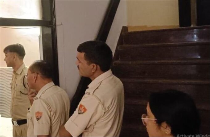 होटल में BSc छात्रा ने की आत्महत्या, सुसाइड नोट में लिखा– ‘आगे क्या करना है…’