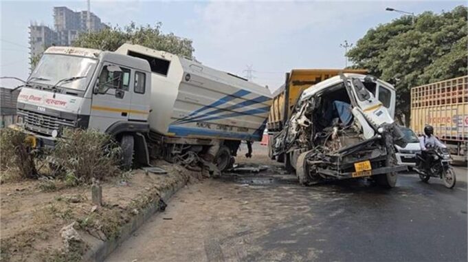 SPR रोड पर बड़ा हादसा: क्रेशर से भरा ट्रॉला स्वीपिंग मशीन से टकराया, 6 घंटे तक 5 किमी लंबा जाम