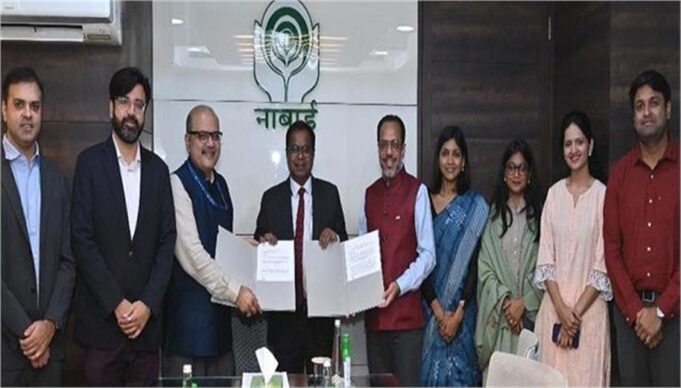 बदलती जलवायु में किसानों को सशक्त बनाने के लिए नाबार्ड और CEEW ने किया समझौता