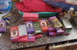 पॉश मार्केट में प्रतिबंधित ई-सिगरेट की बिक्री का भंडाफोड़, सीएम फ्लाइंग की दबिश