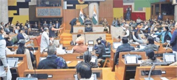 अविश्वास प्रस्ताव पर मतदान, कांग्रेस ने किया वॉकआउट