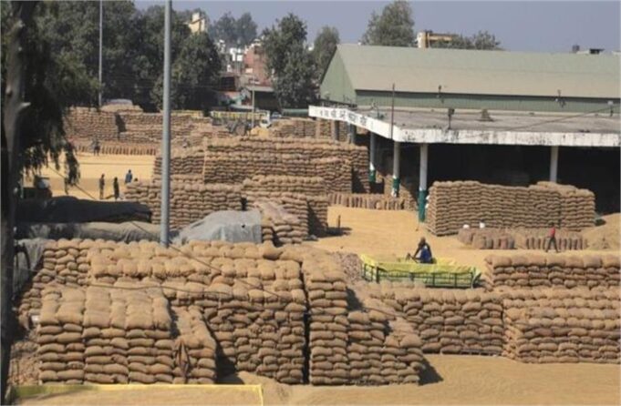 6 मार्केट कमेटी सचिवों पर चार्जशीट, धान घोटाले में हुई बड़ी कार्रवाई