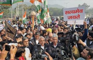 BJP कार्यालय पर कांग्रेस का प्रदर्शन, हजारों कार्यकर्ताओं ने जमकर नारे लगाए