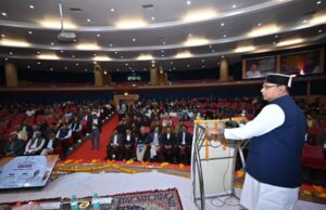 सहकारी कर्मचारी आंदोलन पर, आज बंद रहेंगे पैक्स