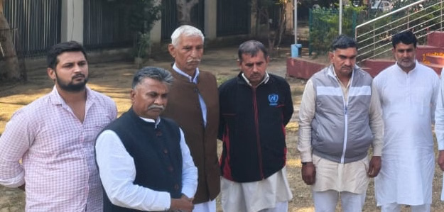 रोहित धनखड़ मर्डर केस में गिरफ्तारी की मांग, ग्रामीणों ने एसपी से की मुलाकात