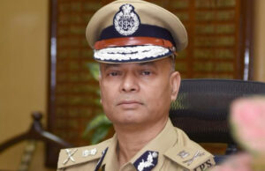 ड्यूटी के बीच पुलिस जवानों ने सुनाई संघर्ष की कहानियाँ, कहा—जादू की झप्पी सबको चाहिए